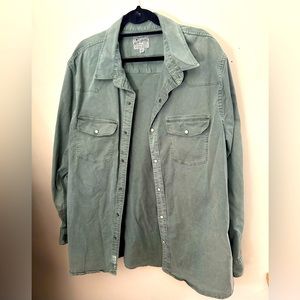 Like new lucky brand long sleeve olive shirt.